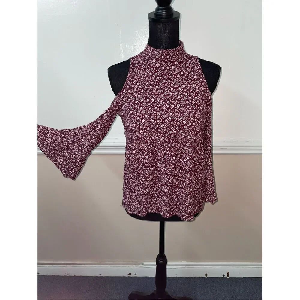 American Eagle Cold Shoulder Floral High Neck Blouse Size Small